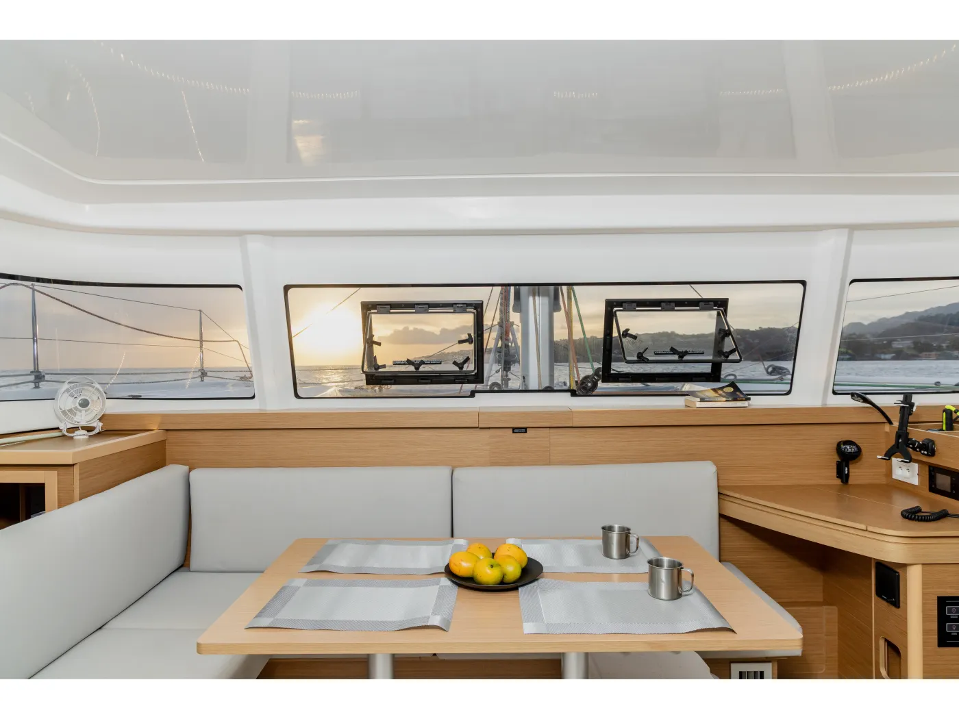 Pura Vida - Catamaran in Ribishi