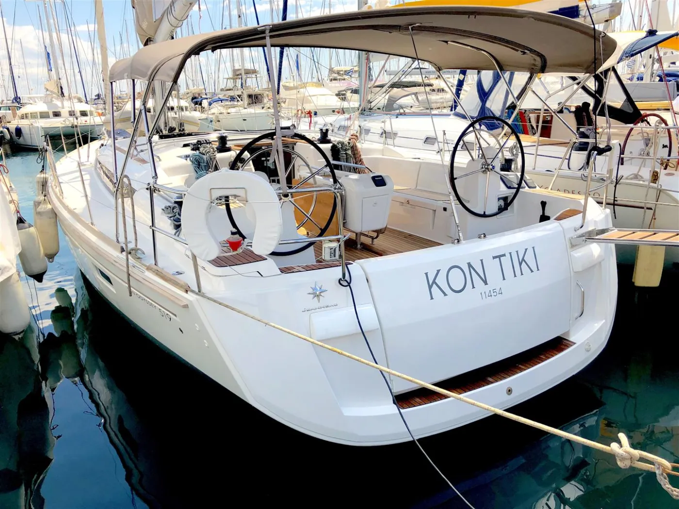 KONTIKI - Sailboat in Lefkada