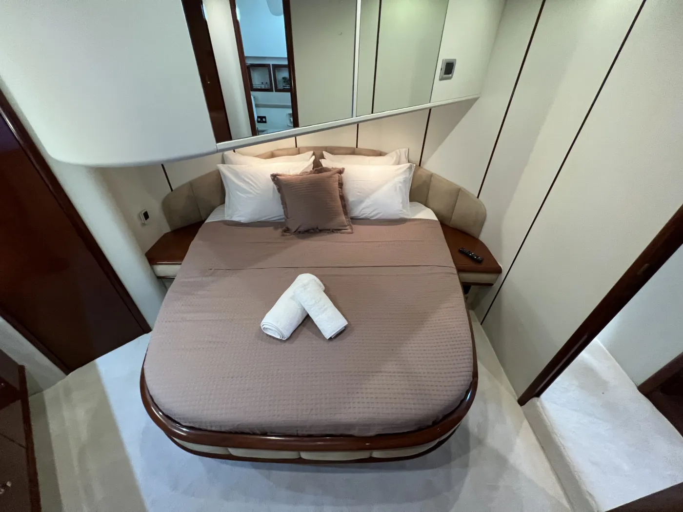 Bliss - Motor Yacht in Pireas