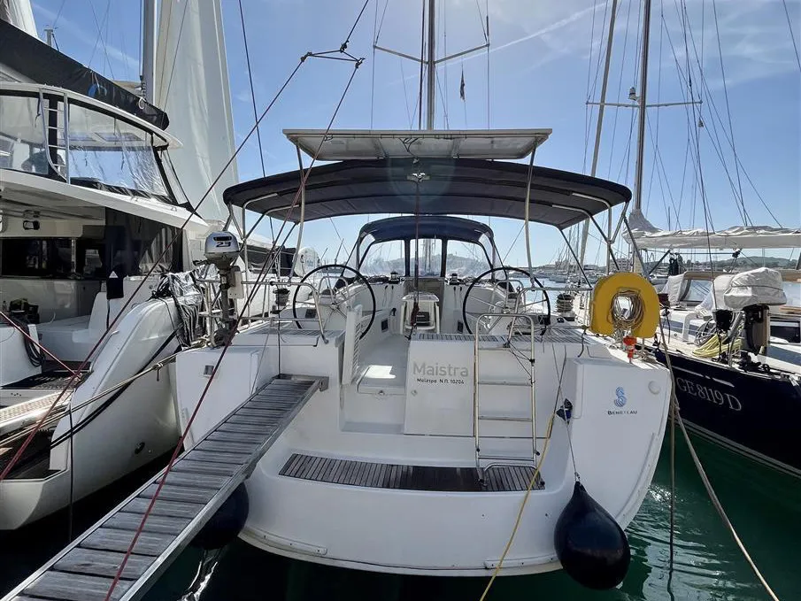 Maistra - Sailboat in Lavrio