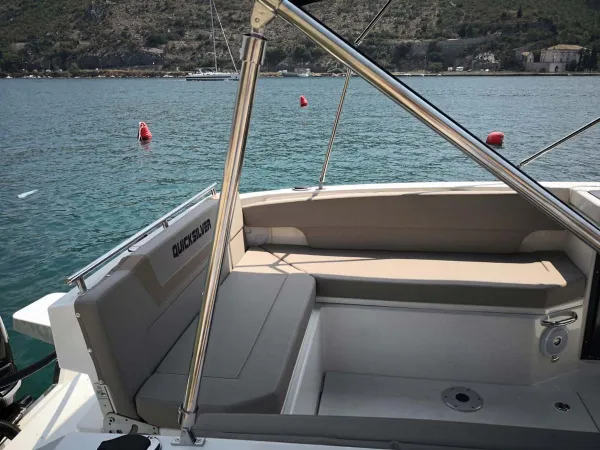 Quicksilver 805