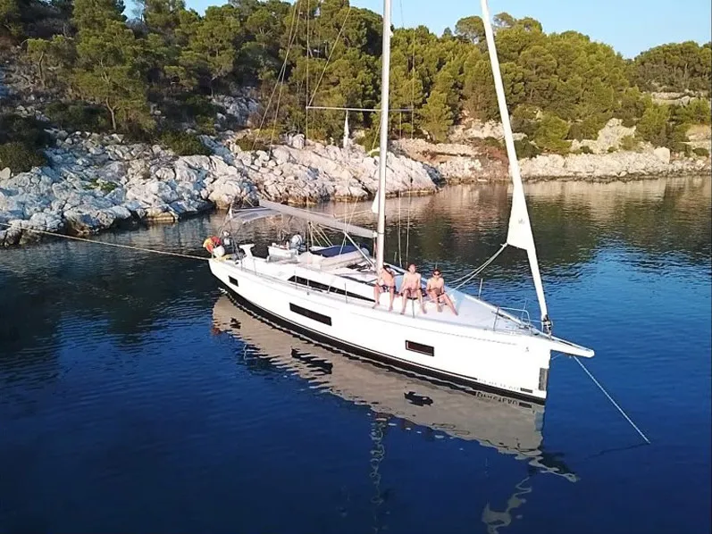 Ostria - Sailboat in Alimos