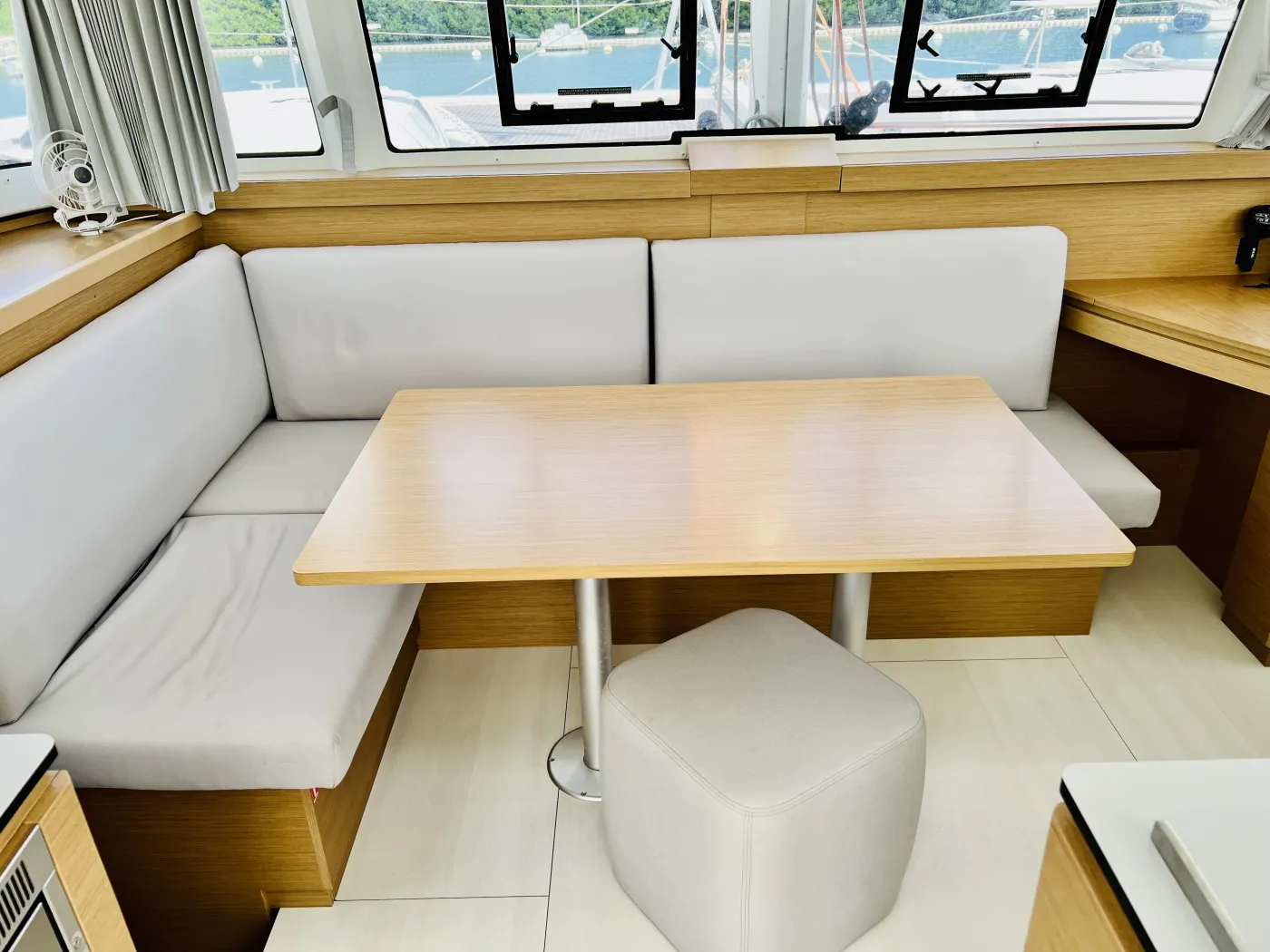 ONE Denia CREWED - Katamaran içinde Dénia