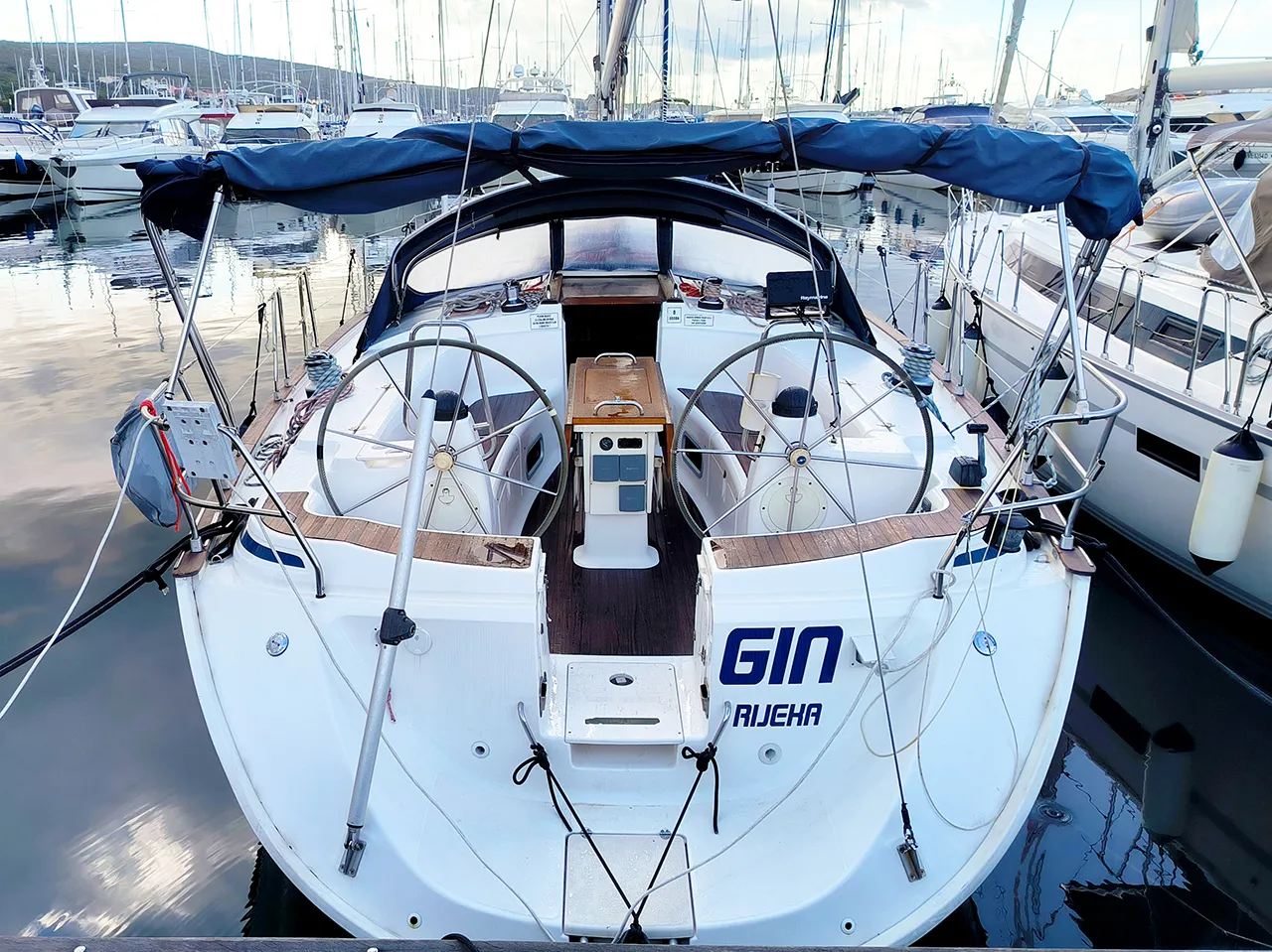 Gin - Sailboat in Punat