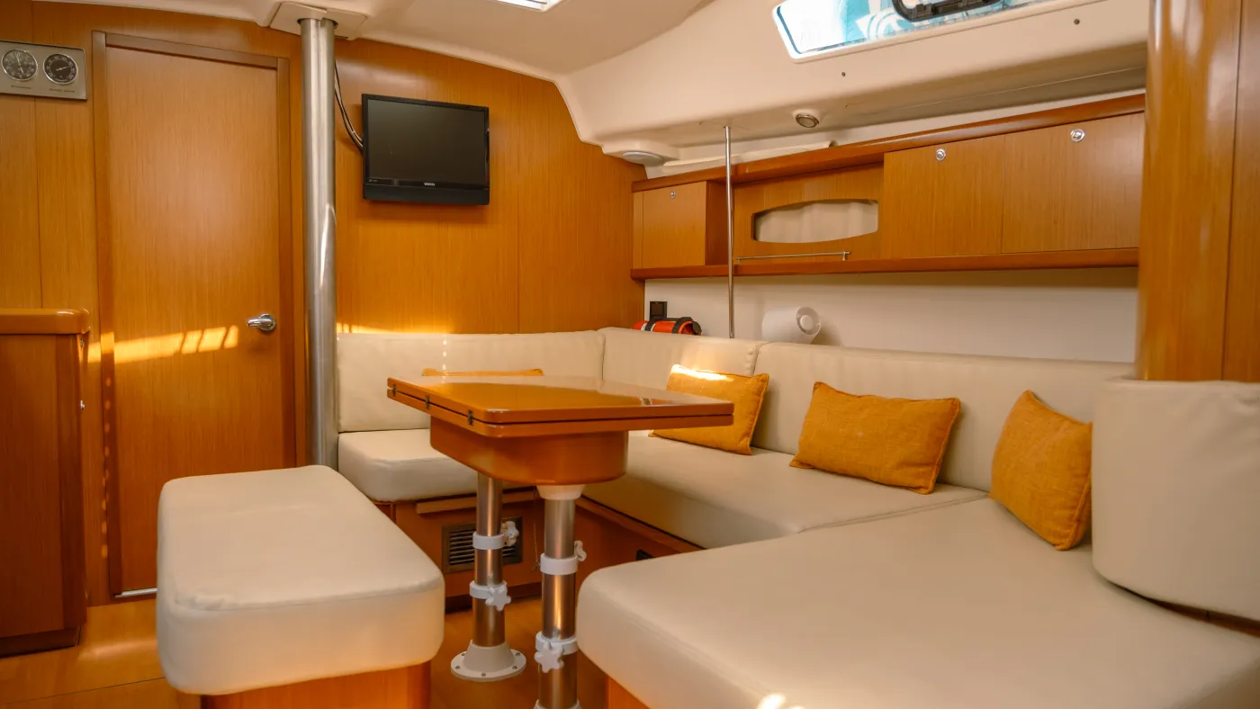 Premium - Sailboat in Karagözler