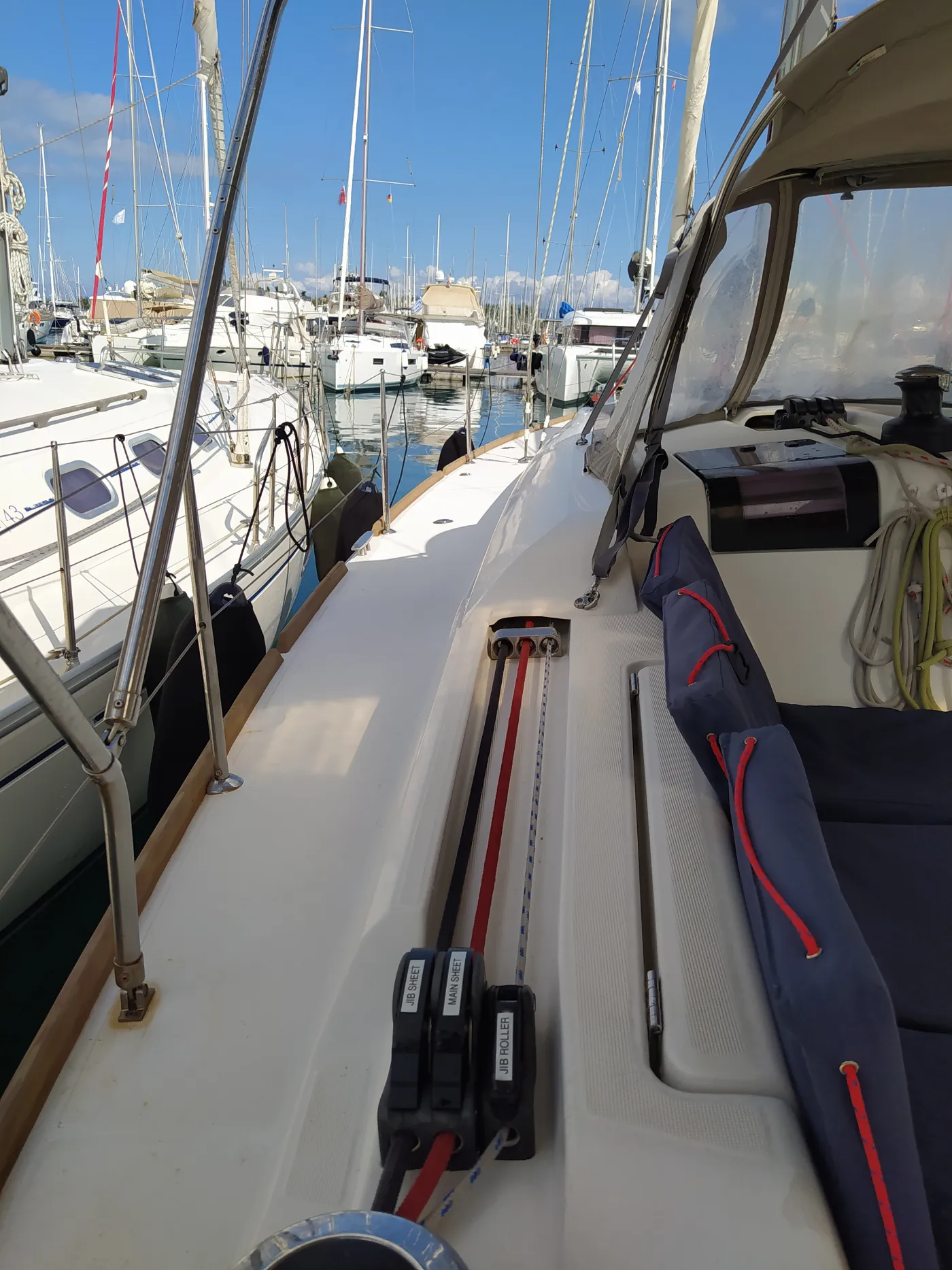 Traveller - Sailboat in Kontokali