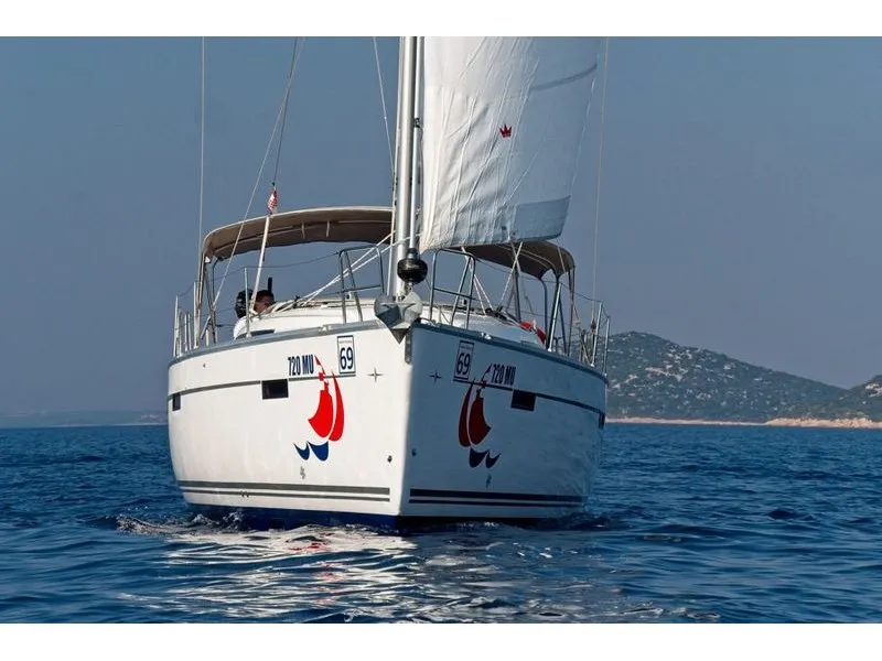 MH 57 - Sailboat in Murter