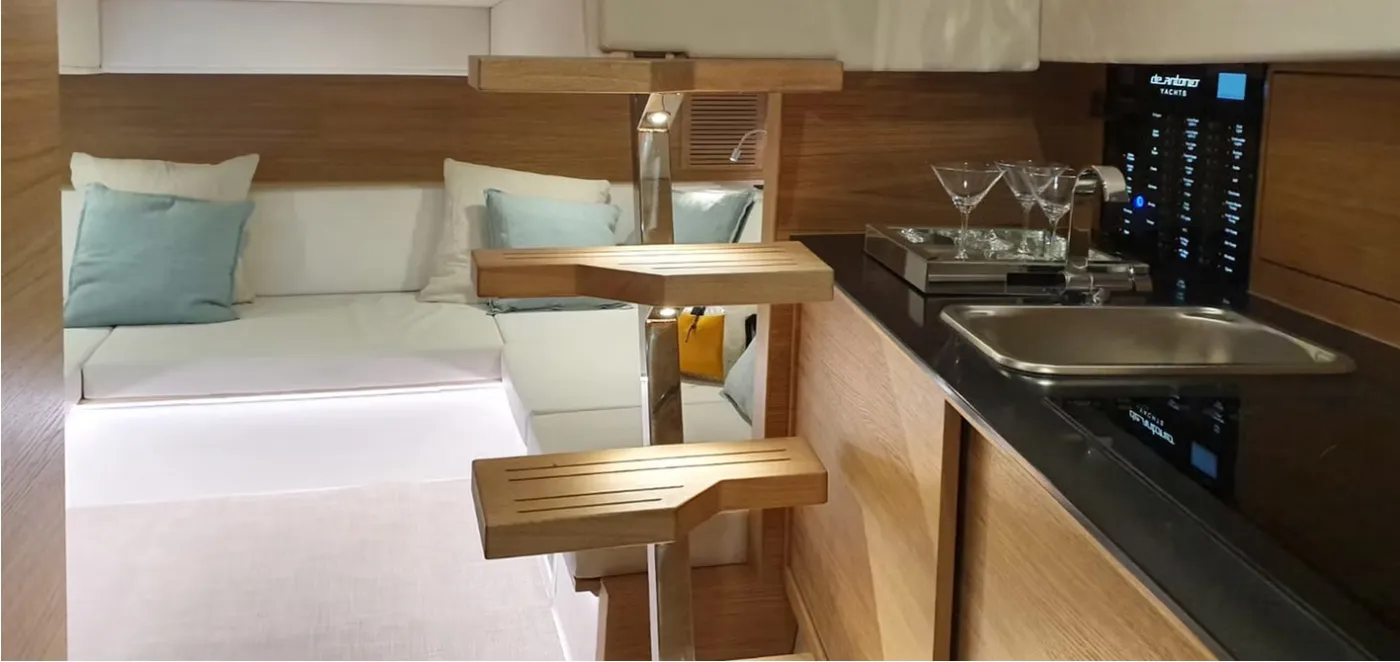 Bliss - Motor Yacht in Anatoliki Attiki