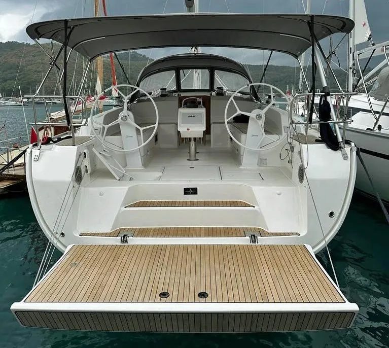 Existes - Sailboat in Barcelona
