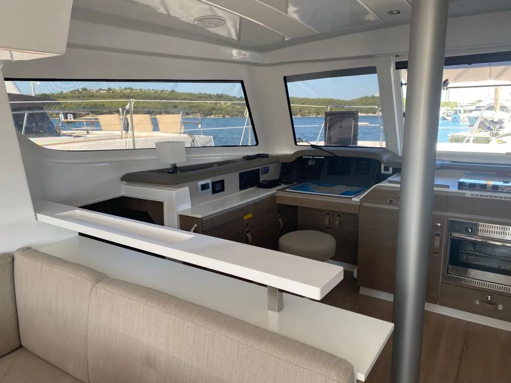 Free Flow - Catamaran in Šibenik