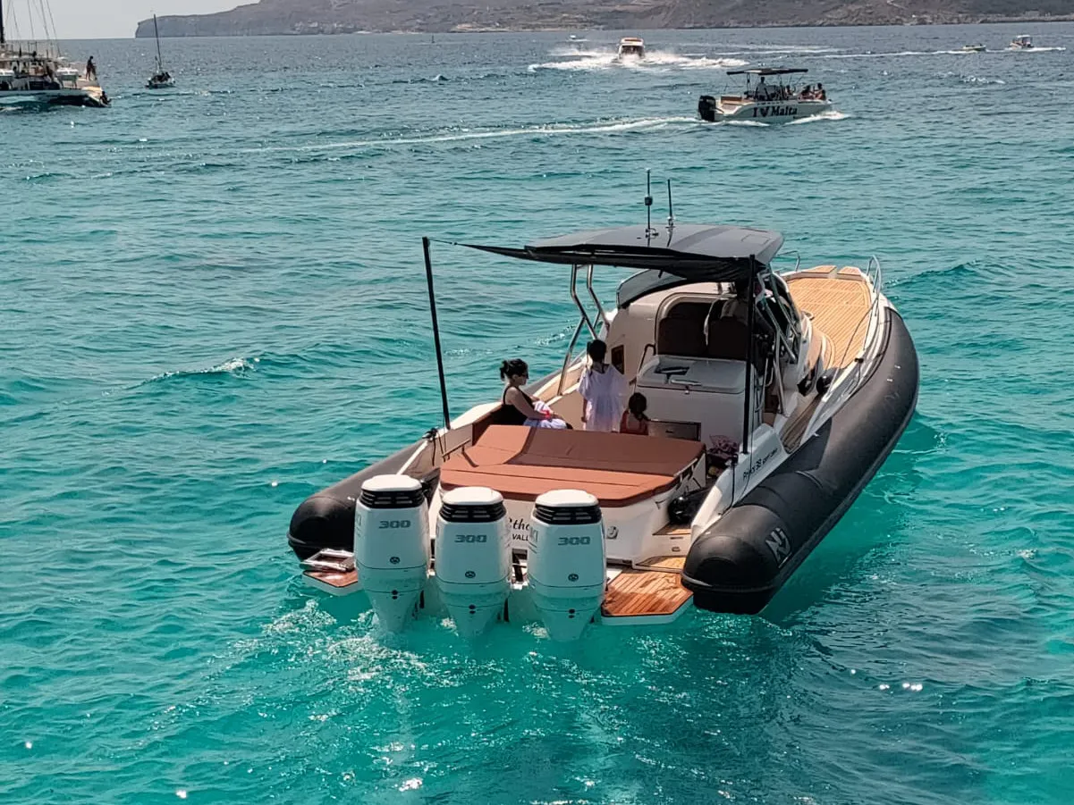 Ethan Jo - Motor Yacht in Floriana