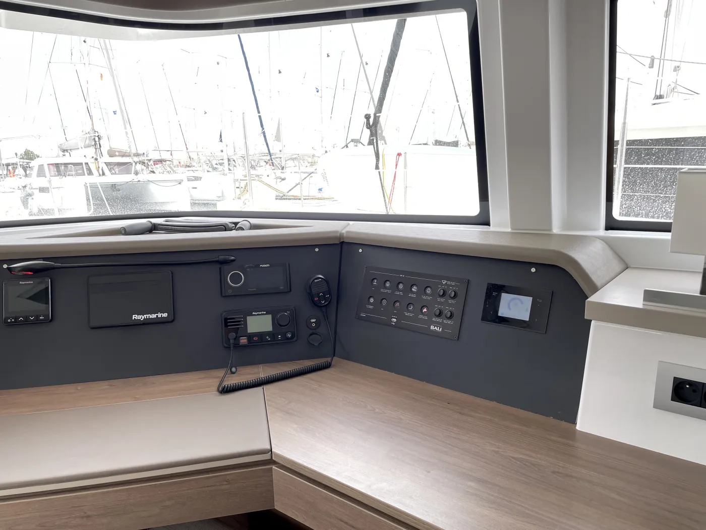 Poseidon - Catamaran in Alimos