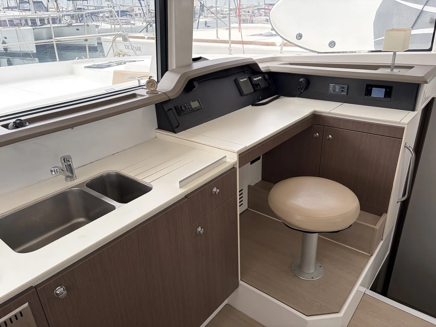 Zeus - Catamaran in Alimos