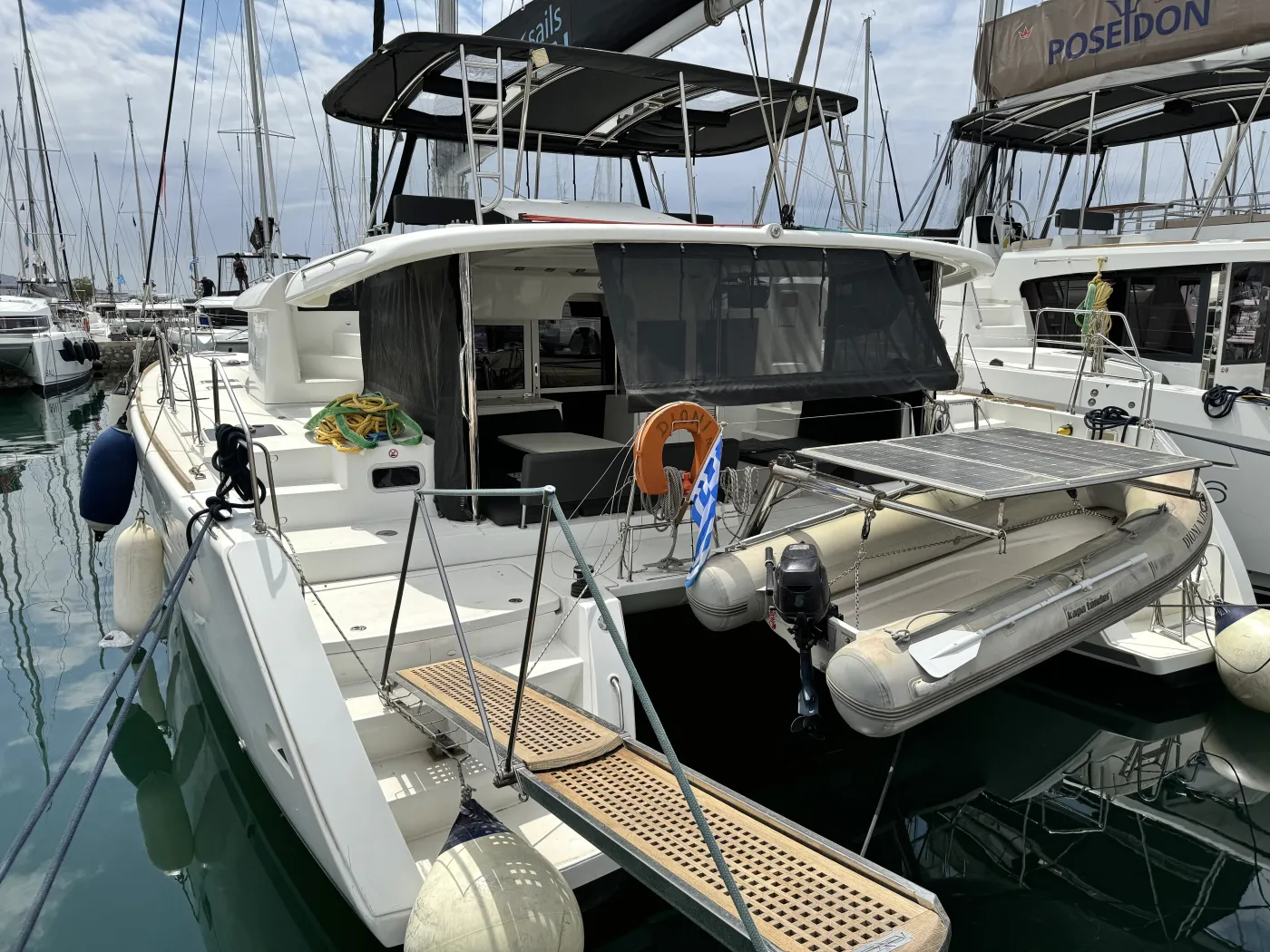 Dioni - Catamaran in Alimos