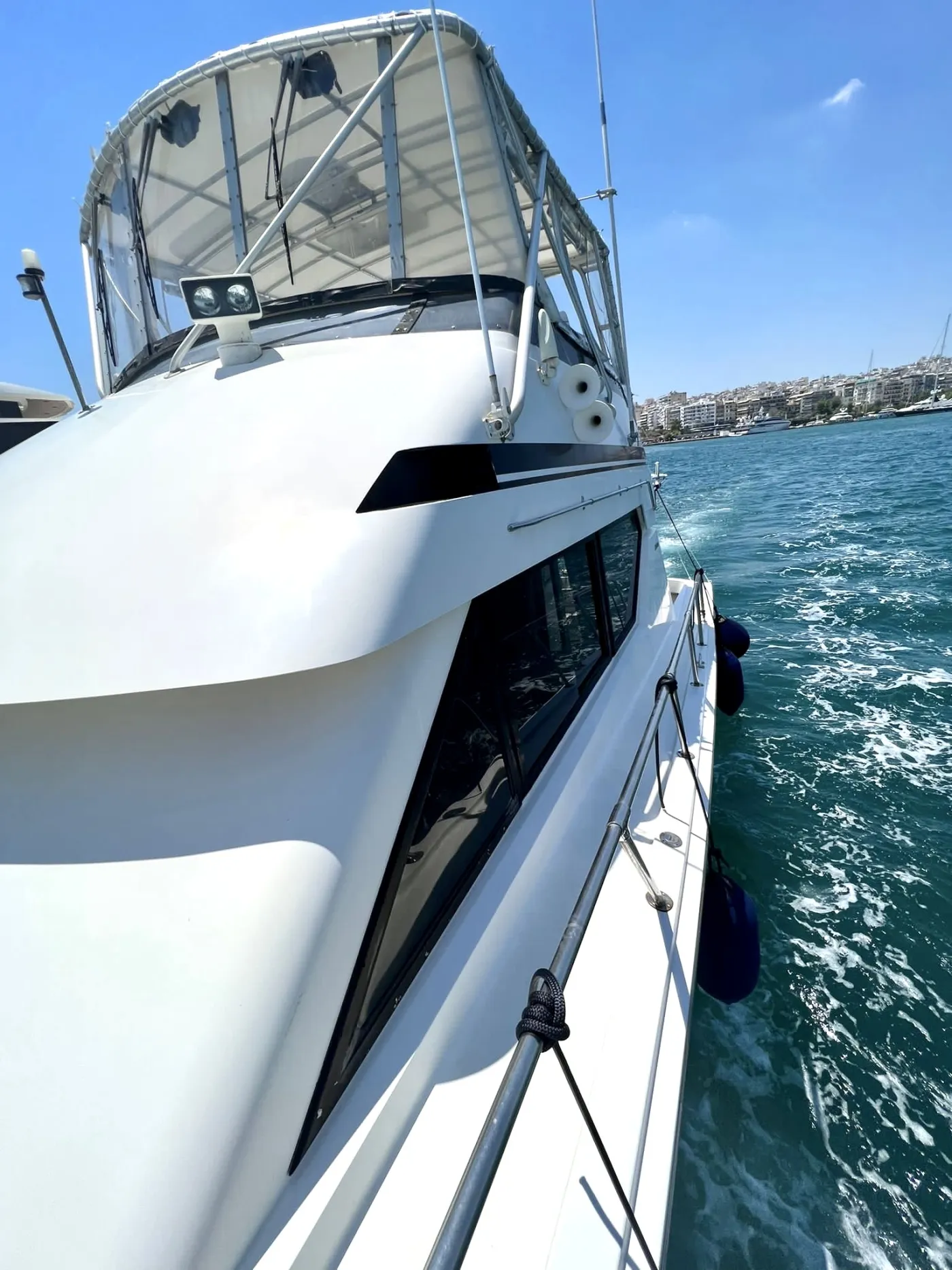 Tipejyas - Motor Yacht in Livadi