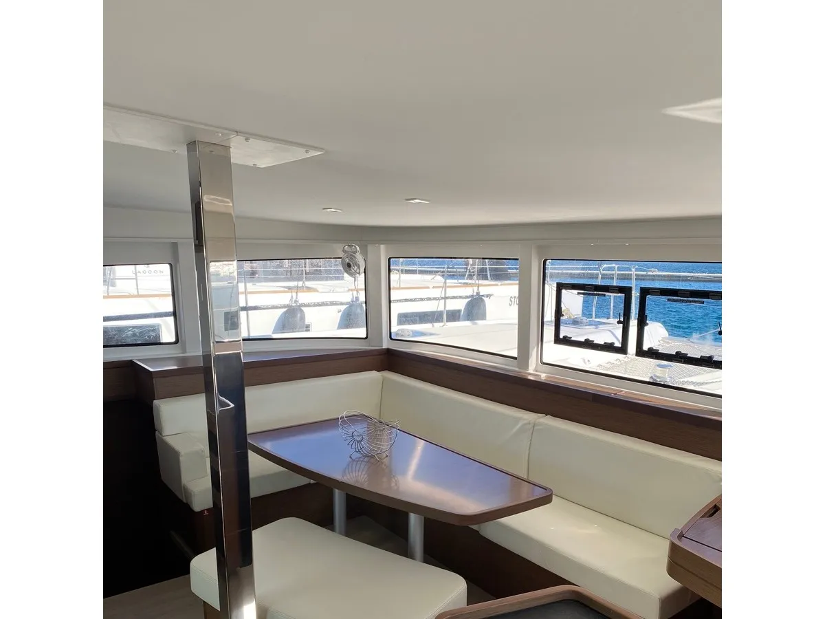 Proxima Centauri - Catamaran in Tonnarella