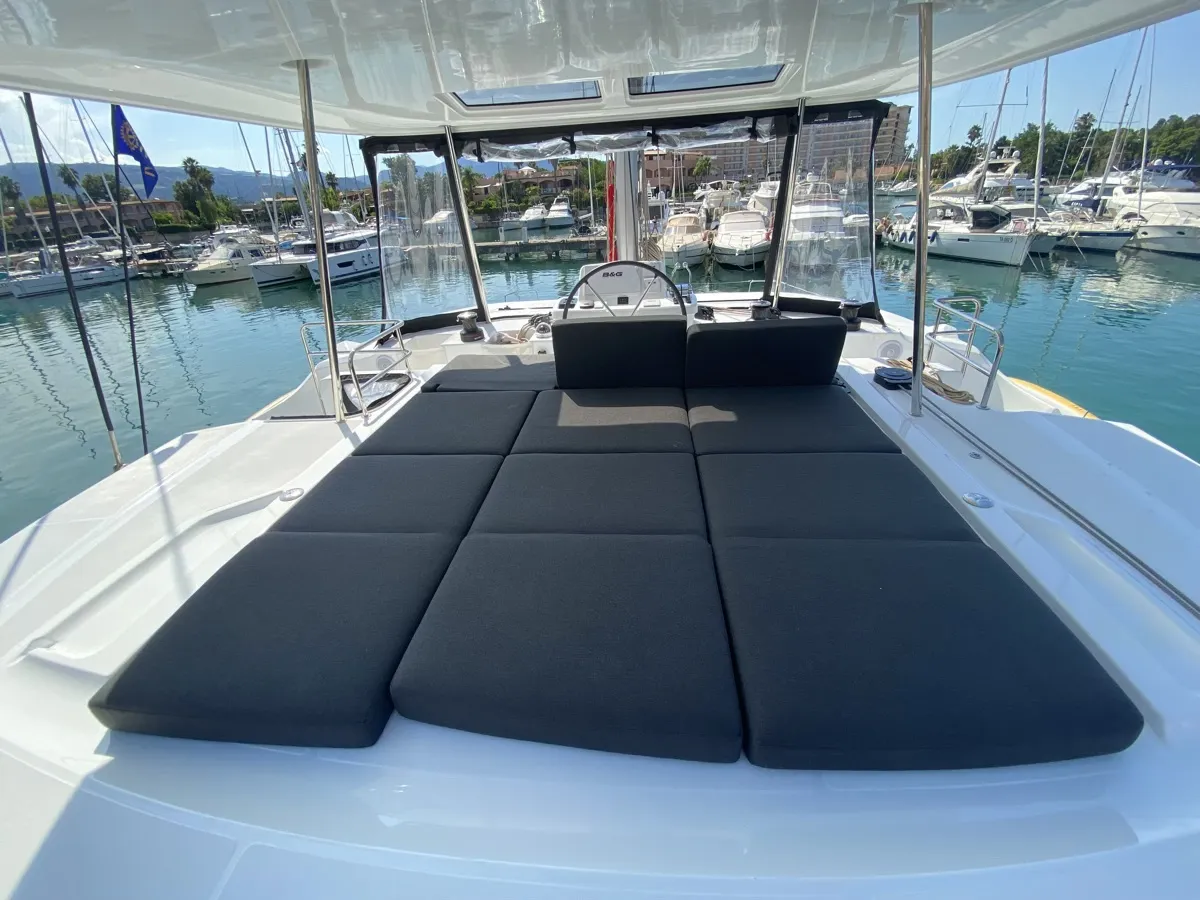 Coraline - Catamaran in Tonnarella