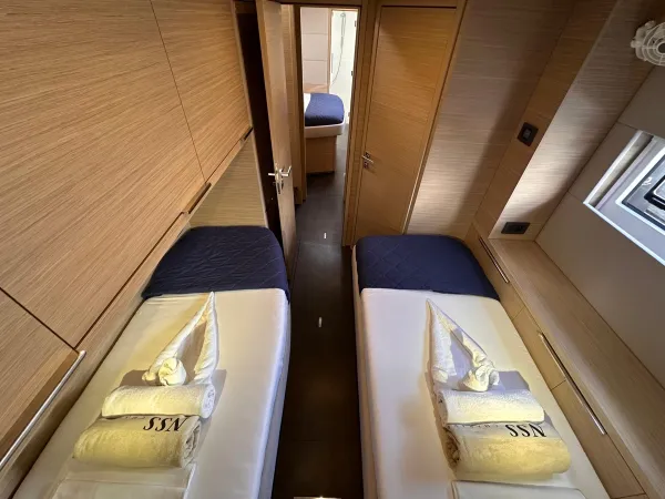 Maui- FIRST CLASS