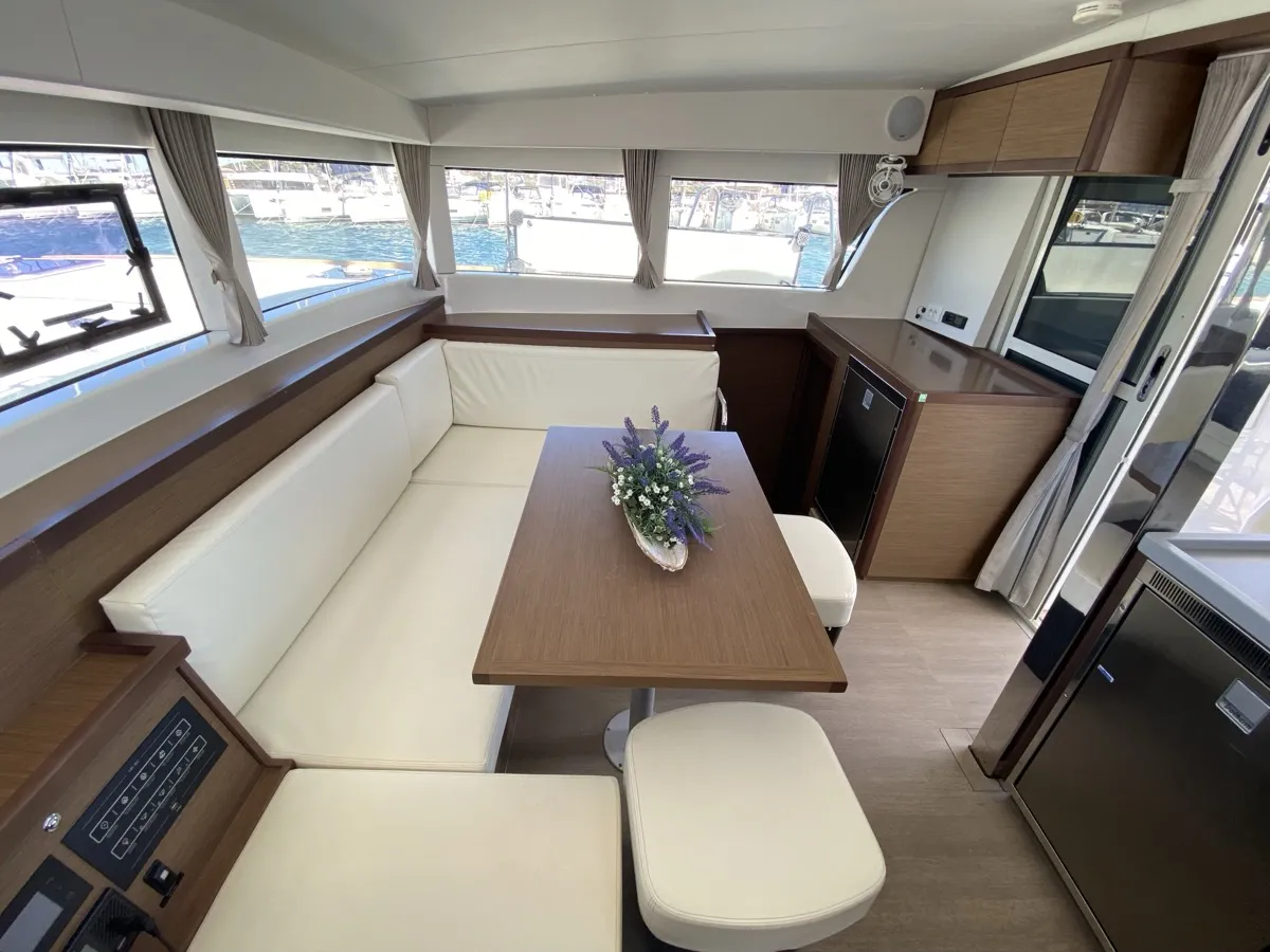 Aquila (WM, Inverter) - Catamaran in Olbia