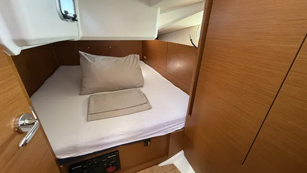 LEONA