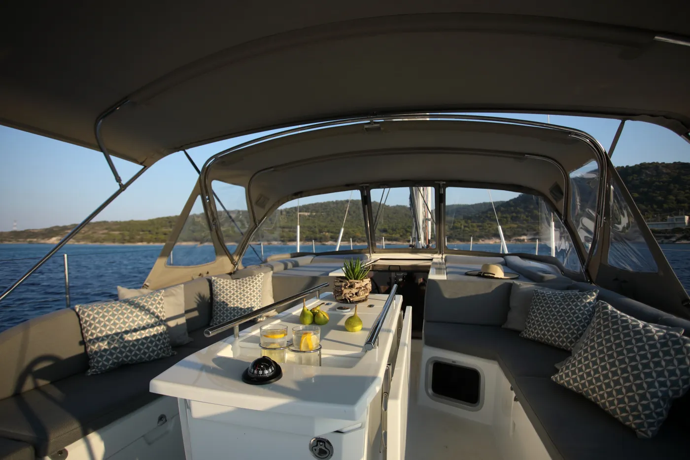 Premium + - Sailboat in Alimos