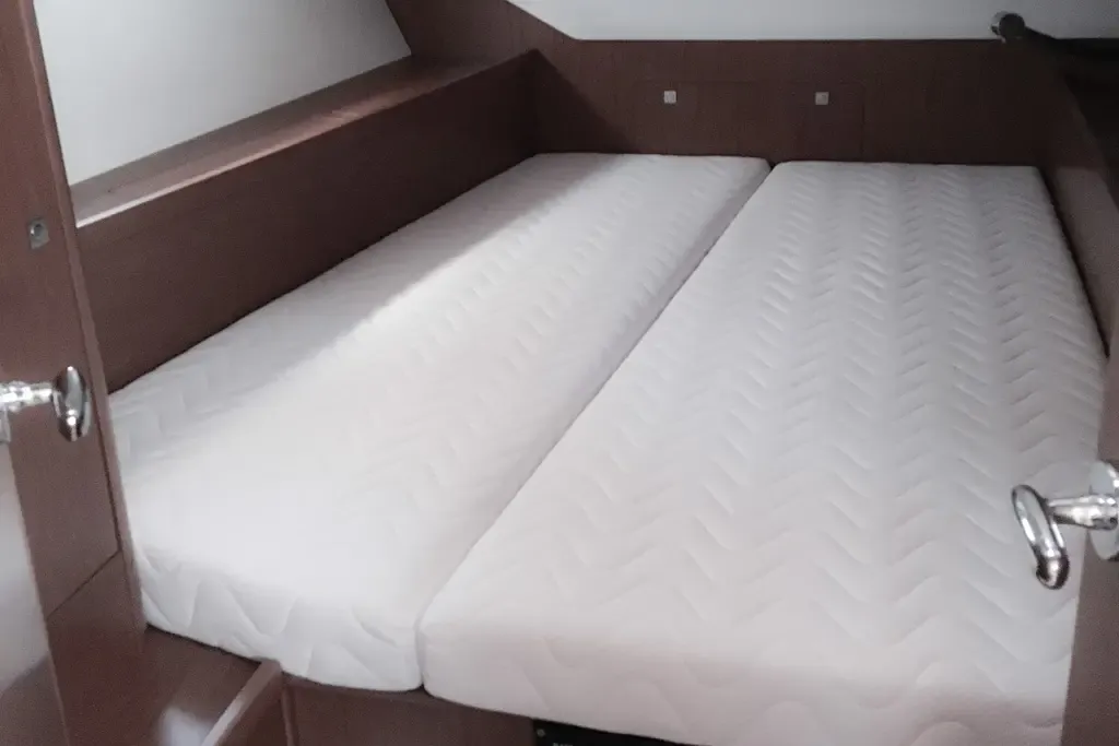 Slide - Yelkenli içinde Tivat