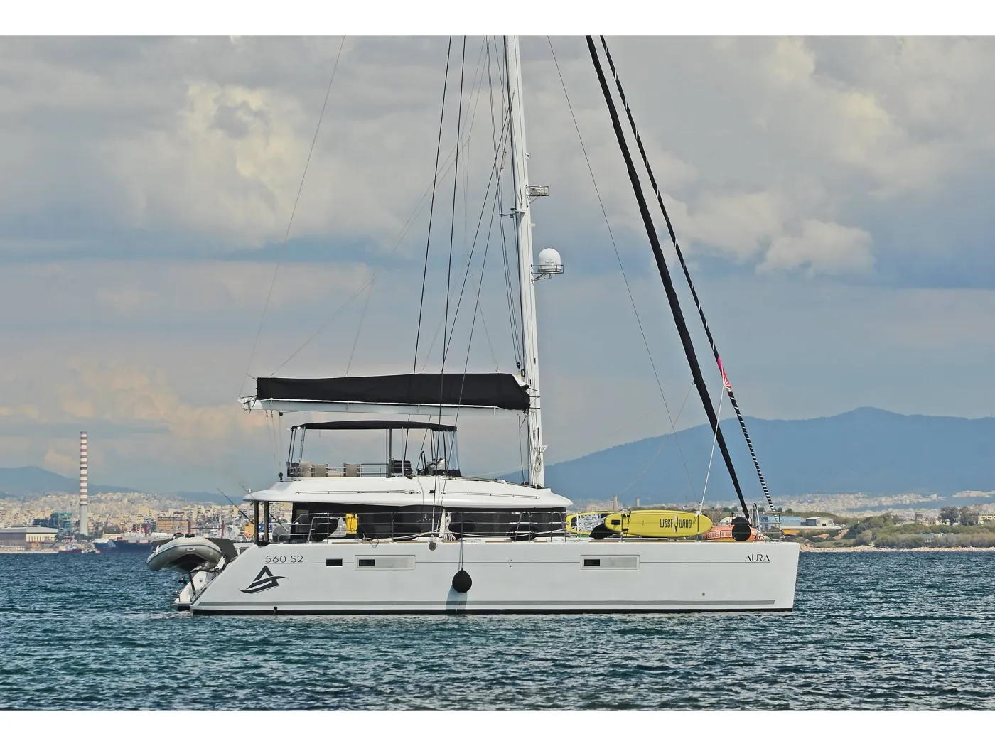 Avra - Catamaran in Alimos