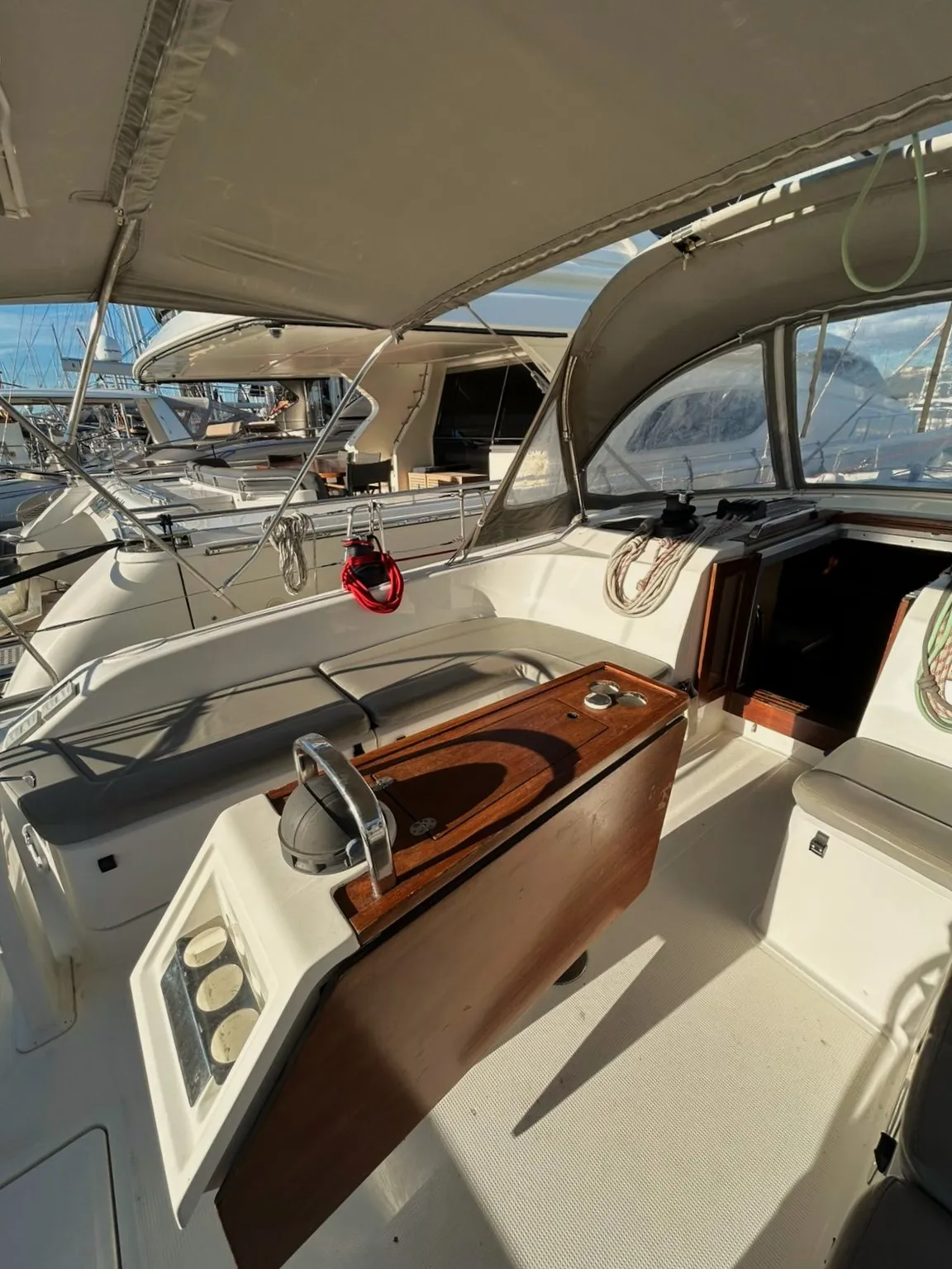 Leonidas VI - Sailboat in Alimos