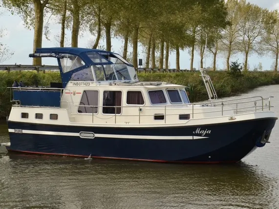 Maja - Motor Yat içinde IJsselstein
