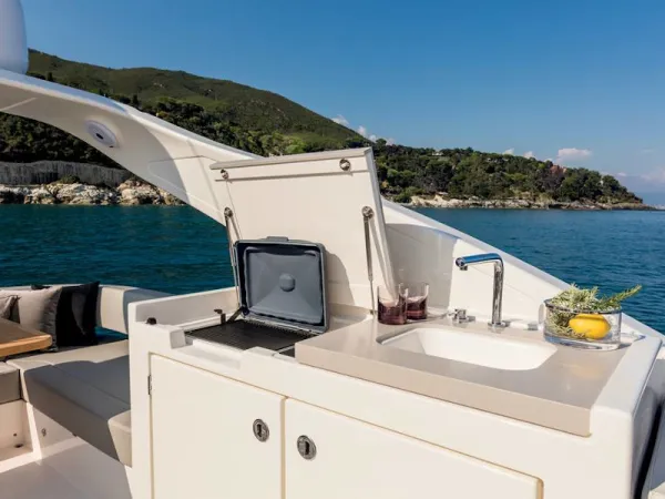 FlyBridge Wetbar