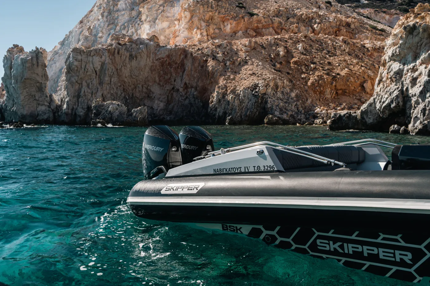 Navigatus IV - Motor Yacht in Adamantas