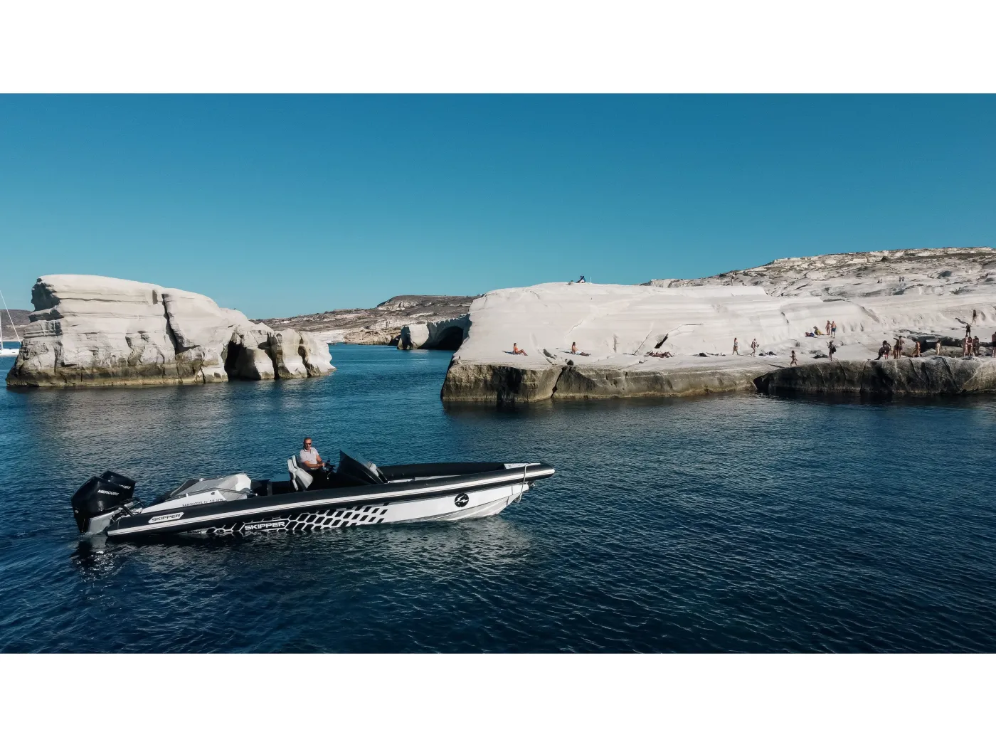 Navigatus IV - Motor Yacht in Adamantas