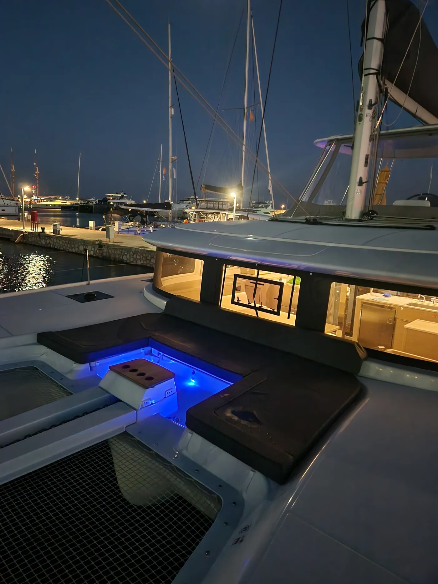 Perla - Catamaran in Alimos