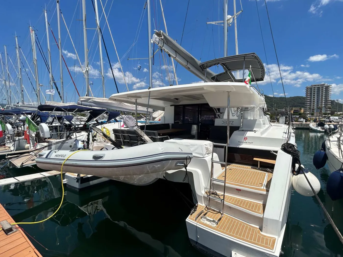 Deutz - Catamaran in Salerno