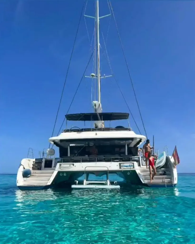 ZS - Catamaran in Eivissa