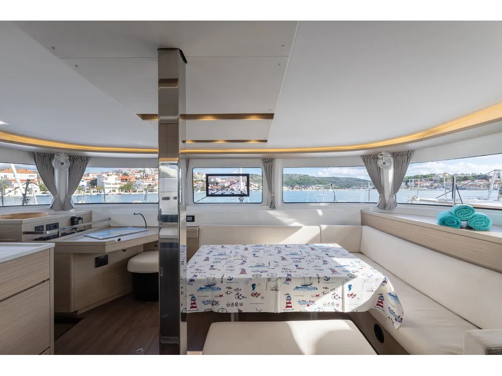 LINDA II - Catamaran in Split