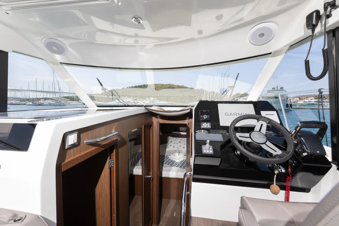 FALCON - Motor Yacht in Rogoznica