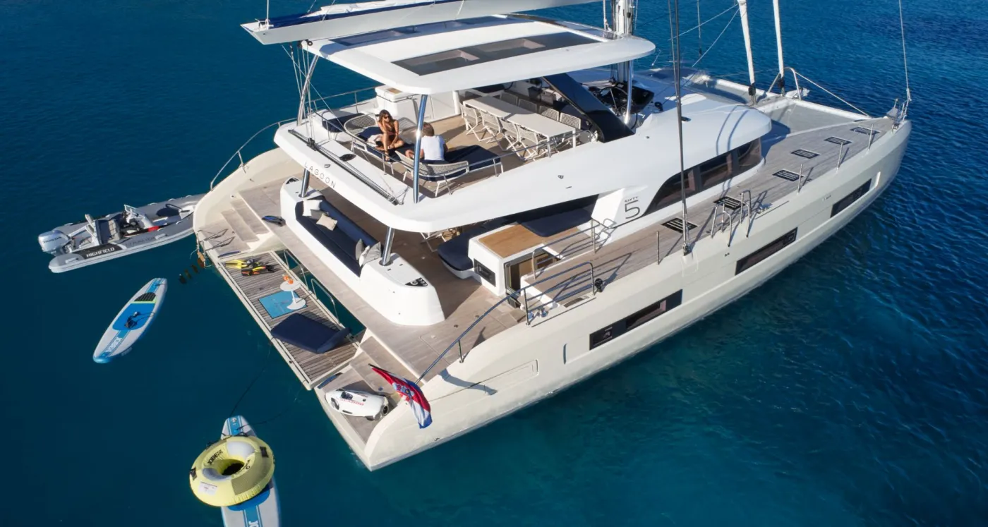AMADA MIA - Catamaran in Split