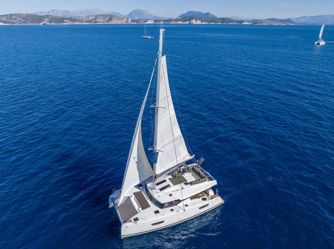 PHOEBE - Katamaran içinde Lefkada