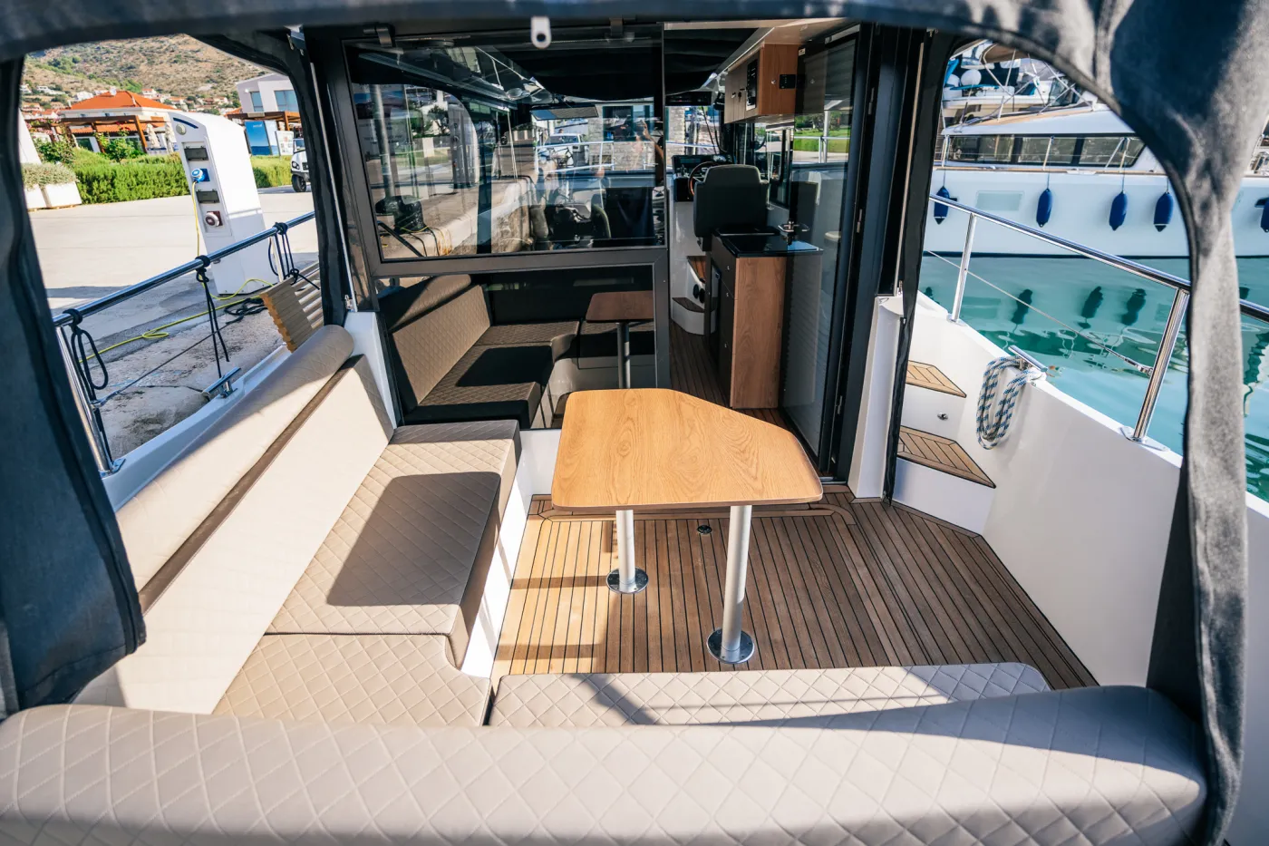 Lili - Motor Yacht in Seget Donji