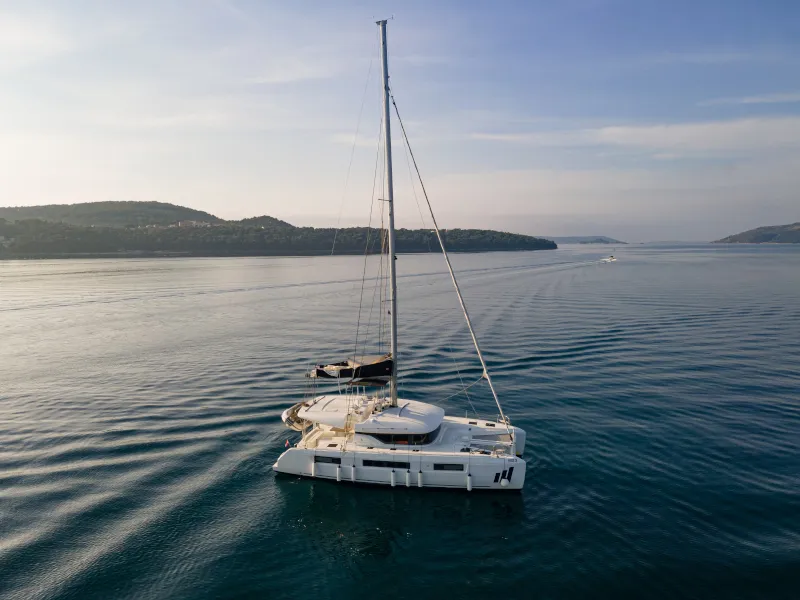 MILA - Catamaran in Seget Donji