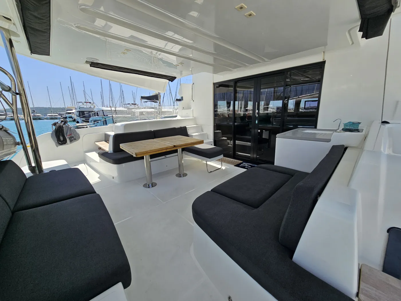 MILA - Catamaran in Seget Donji