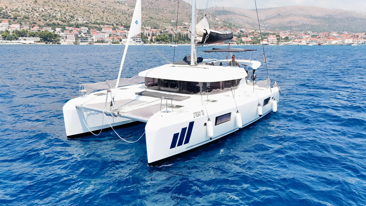 NERA - Catamaran in Seget Donji