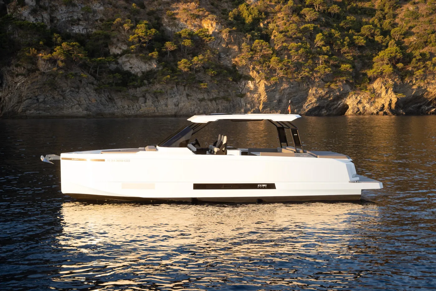 Zagreb - Motor Yacht in Seget Donji