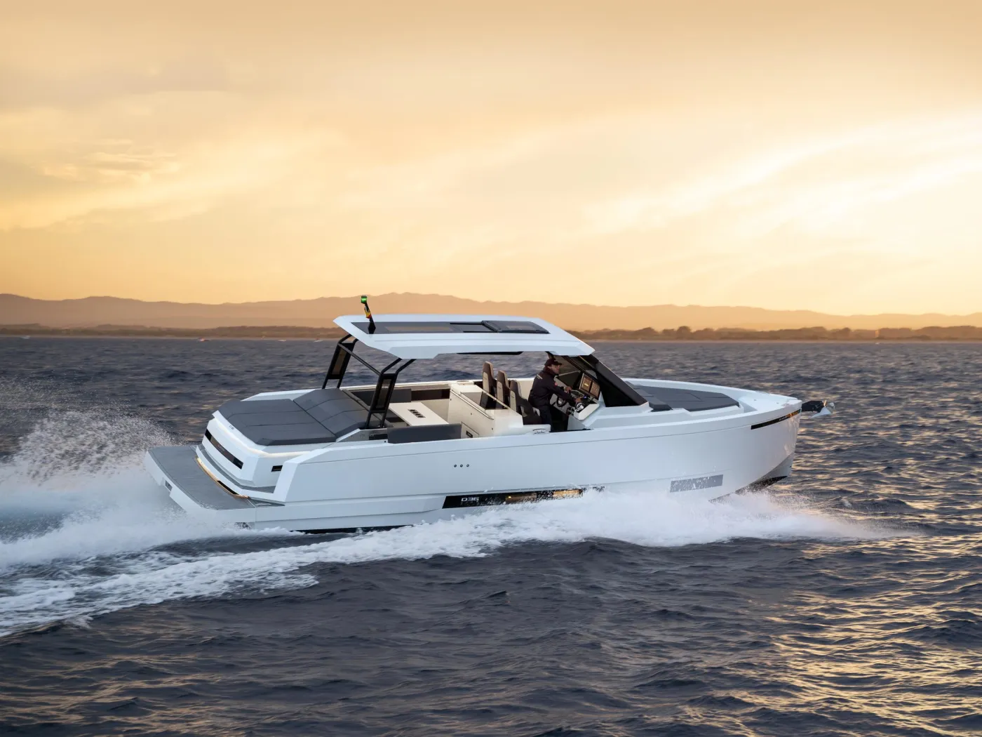Zagreb - Motor Yacht in Seget Donji