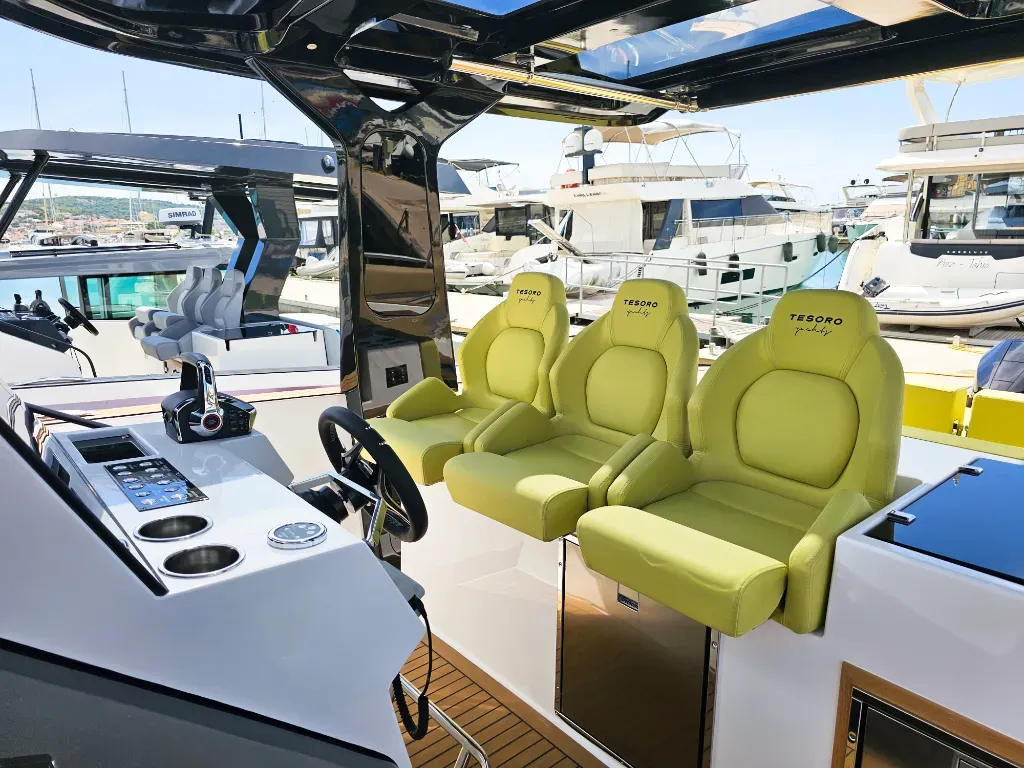Leo - Motor Yacht in Seget Donji