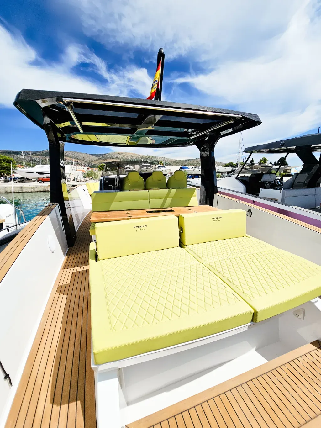 Leo - Motor Yacht in Seget Donji