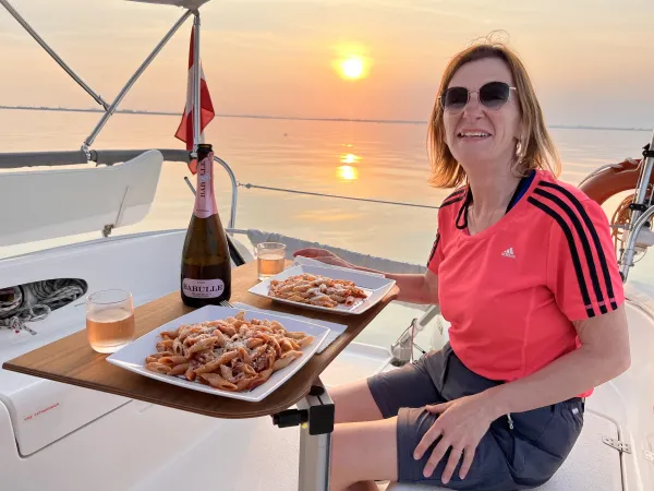 Exterior image - Dinner in cockpit