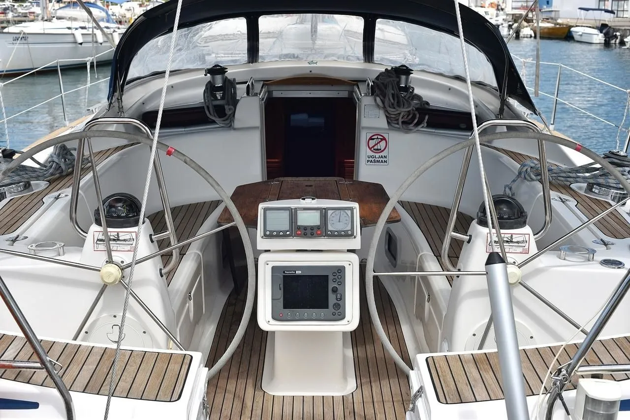 SHH-BAV50 - Sailboat in Volos