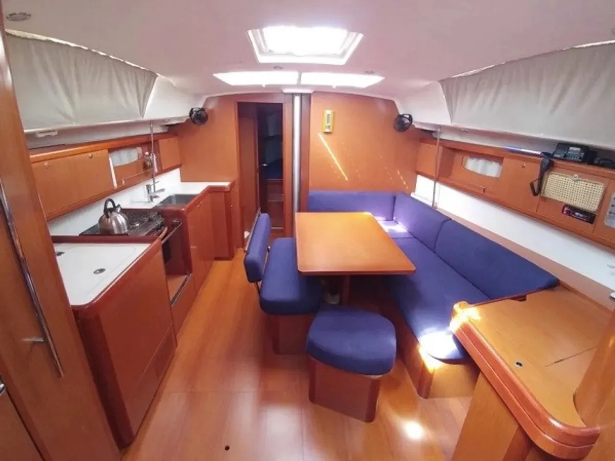 BELUGA REBUILT 218 - Sailboat in Elefsina